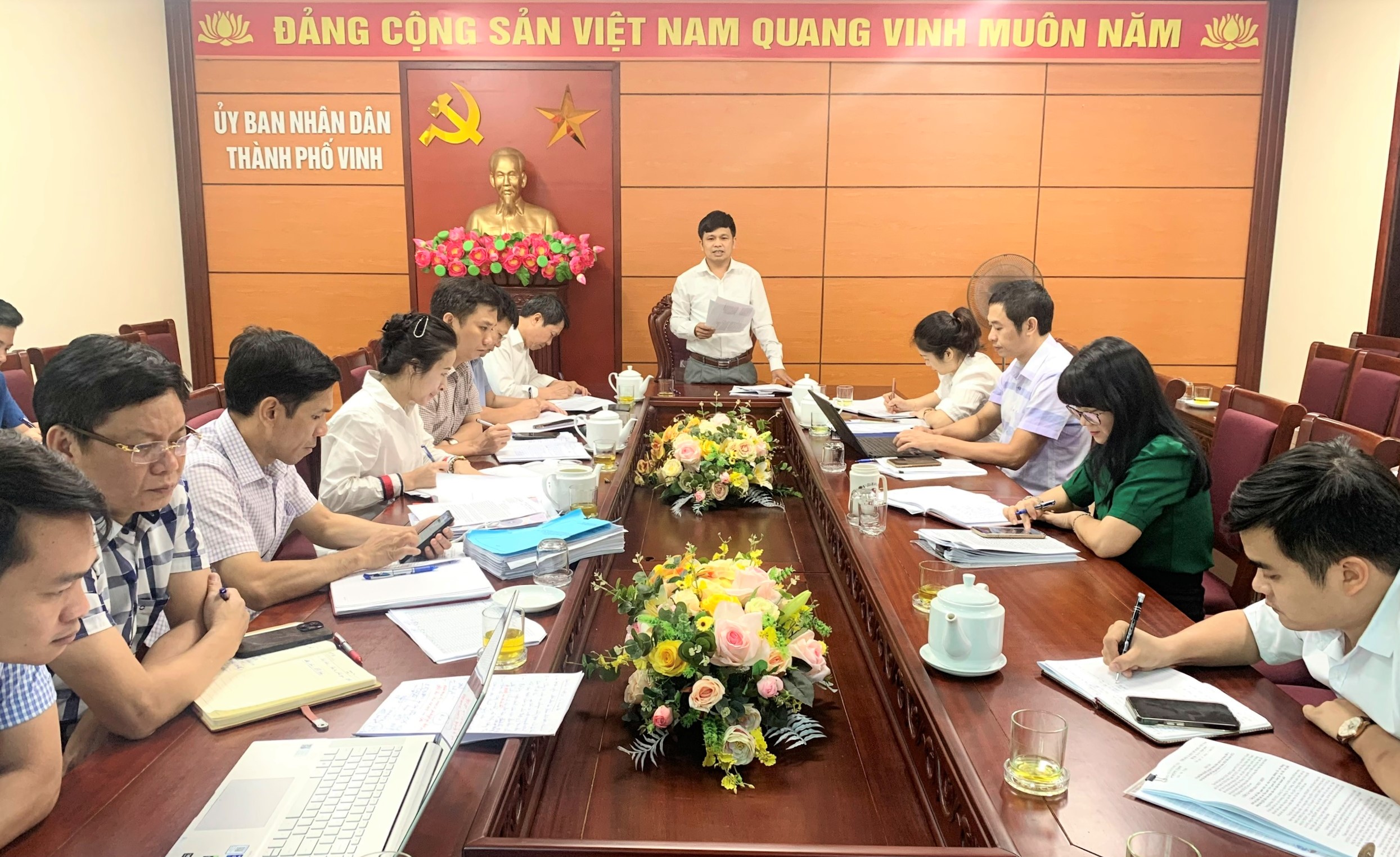 thuong-truc-hdnd-thanh-pho-vinh-giam-sat-cong-tac-cap-doi-cap-giay-chung-nhan-quyen-su-dung-dat-tai-thanh-pho--n1.jpg