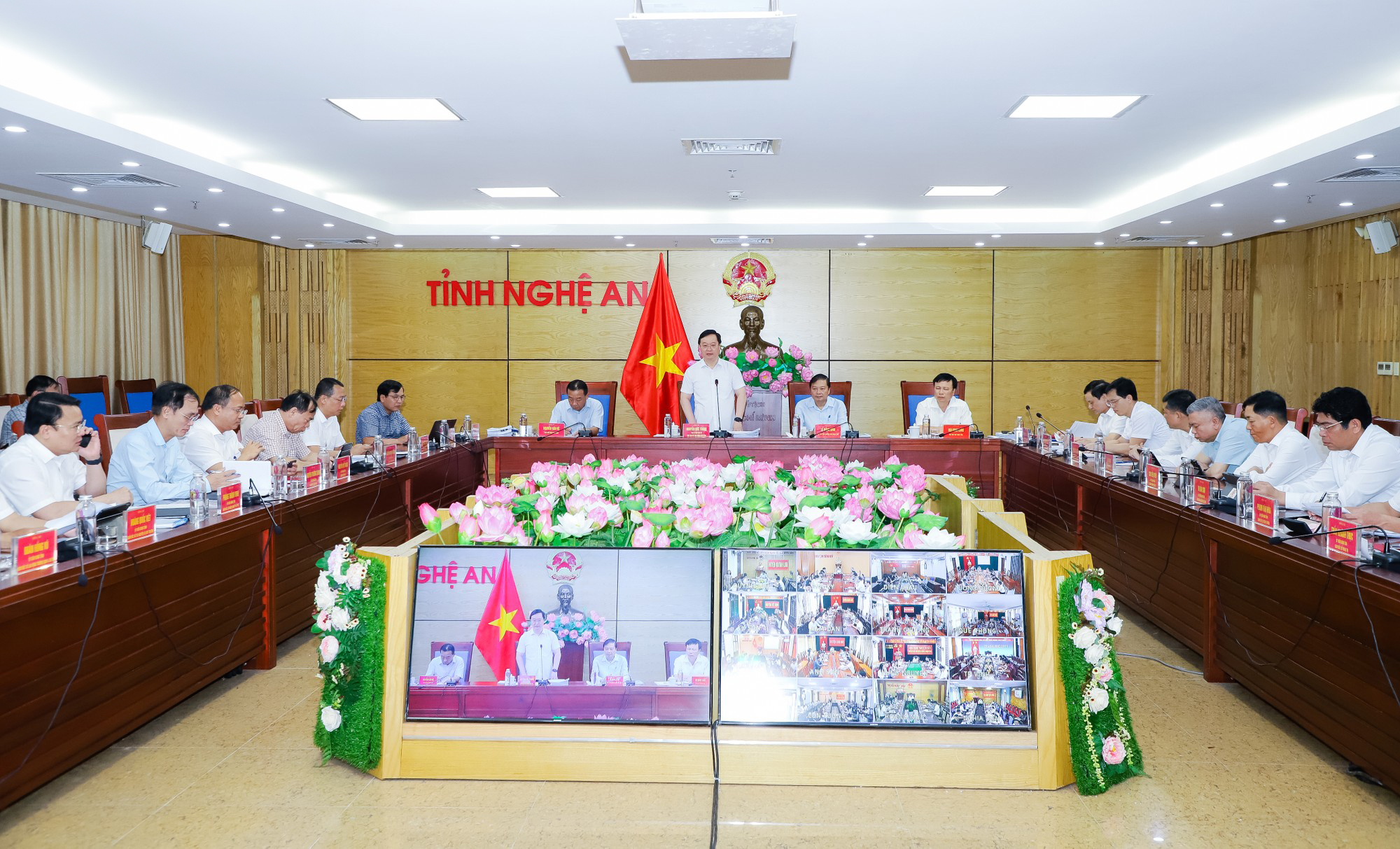 chu-tich-ubnd-tinh-nghe-an-phan-dau-hoan-thanh-muc-cao-nhat-cac-muc-tieu-chi-tieu-de-ra--n1.jpg