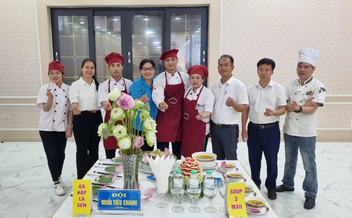 cong-doan-nha-khach-nghe-an-da-tro-thanh-cau-noi-hieu-qua-de-ban-giam-doc-nam-duoc-tam-tu-nguyen-vong-va-cham-lo-loi-ich-cho-nguoi-lao-dong.jpg