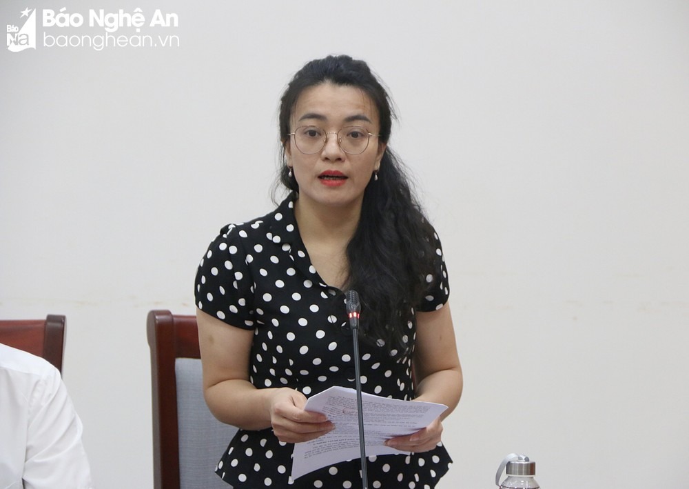 bna-dong-chi-hoang-thu-trang-giam-doc-so-tu-phap-trinh-bay-du-thao-mot-so-nghi-quyet-6591.jpg