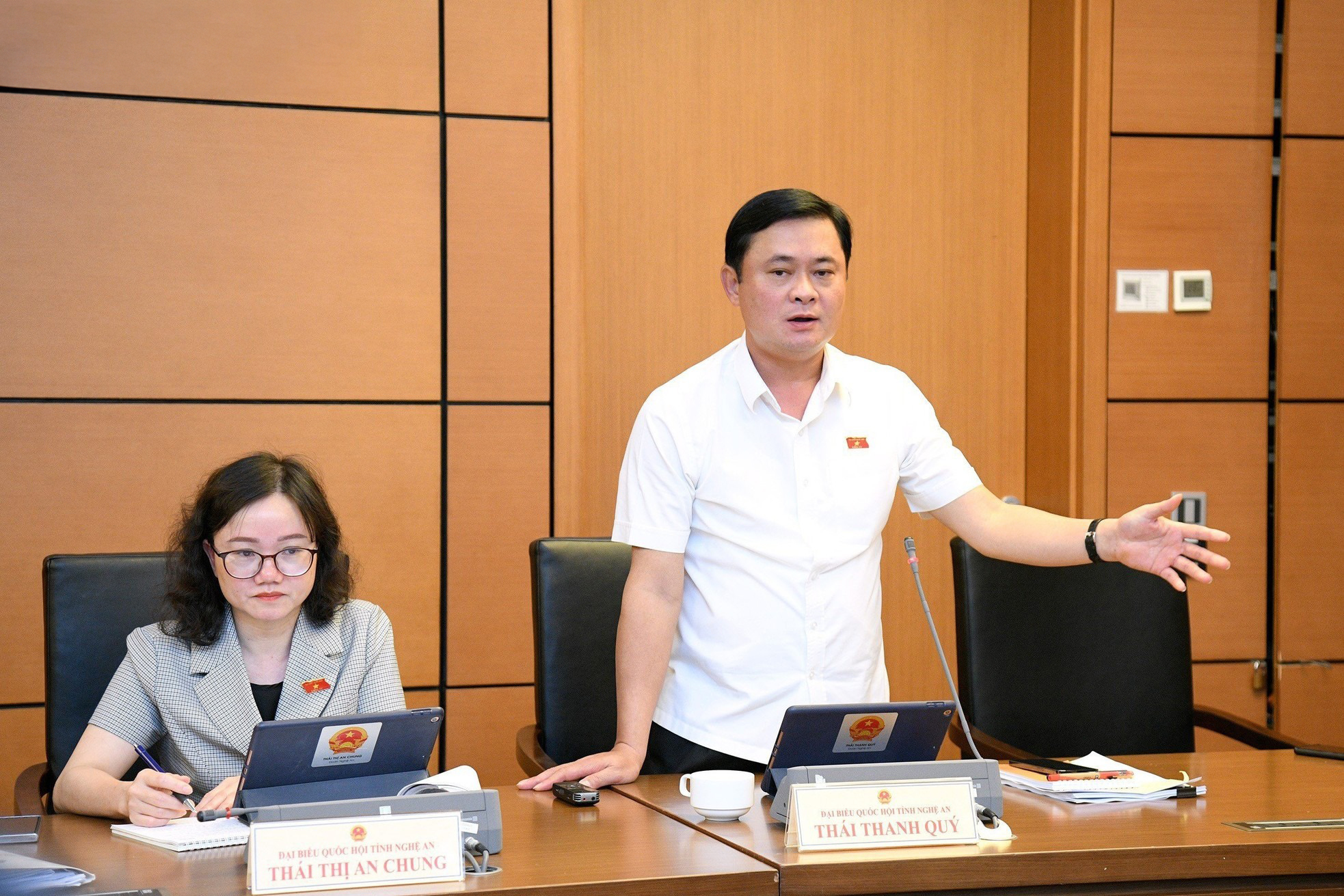 doan-dbqh-nghe-an-thao-luan-tai-to-ve-du-an-luat-dat-dai-sua-doi--n3.jpg