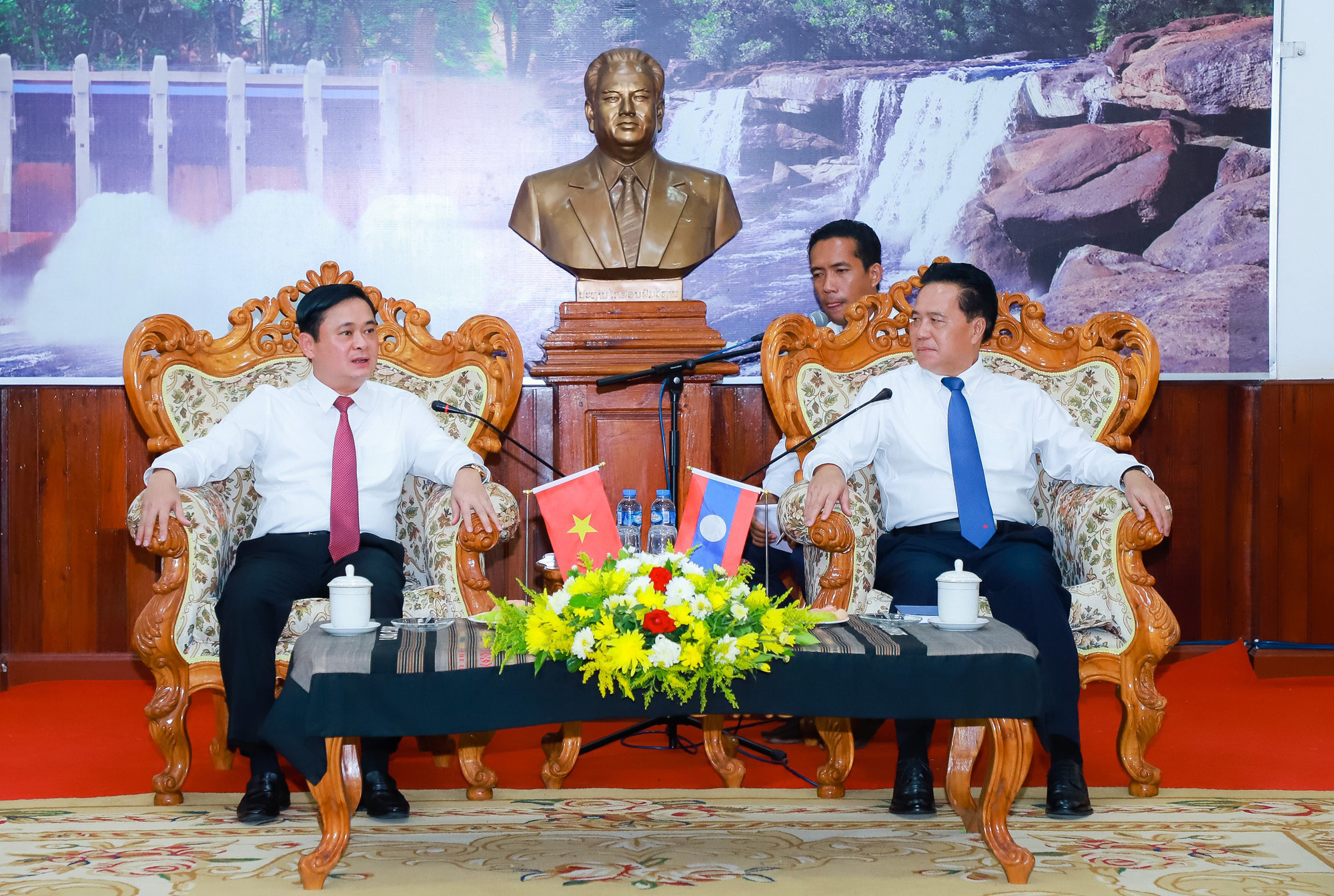 Bí thư Tỉnh ủy Nghệ An Thái Thanh Quý thăm, làm việc tại tỉnh Bô Ly Khăm Xay, CHDCND Lào
