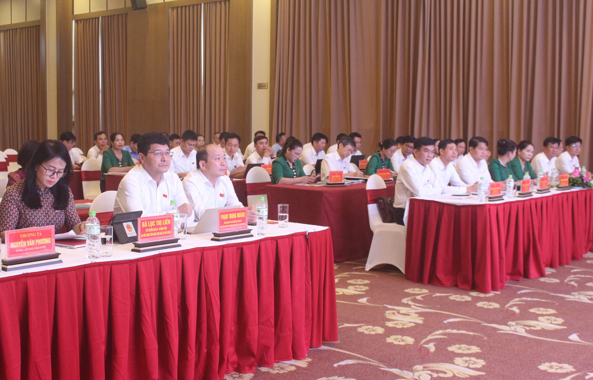 huyen-con-cuong-khai-mac-ky-hop-thu-10-hdnd-huyen-khoa-xx-nhiem-ky-2021--2026--n1.jpg