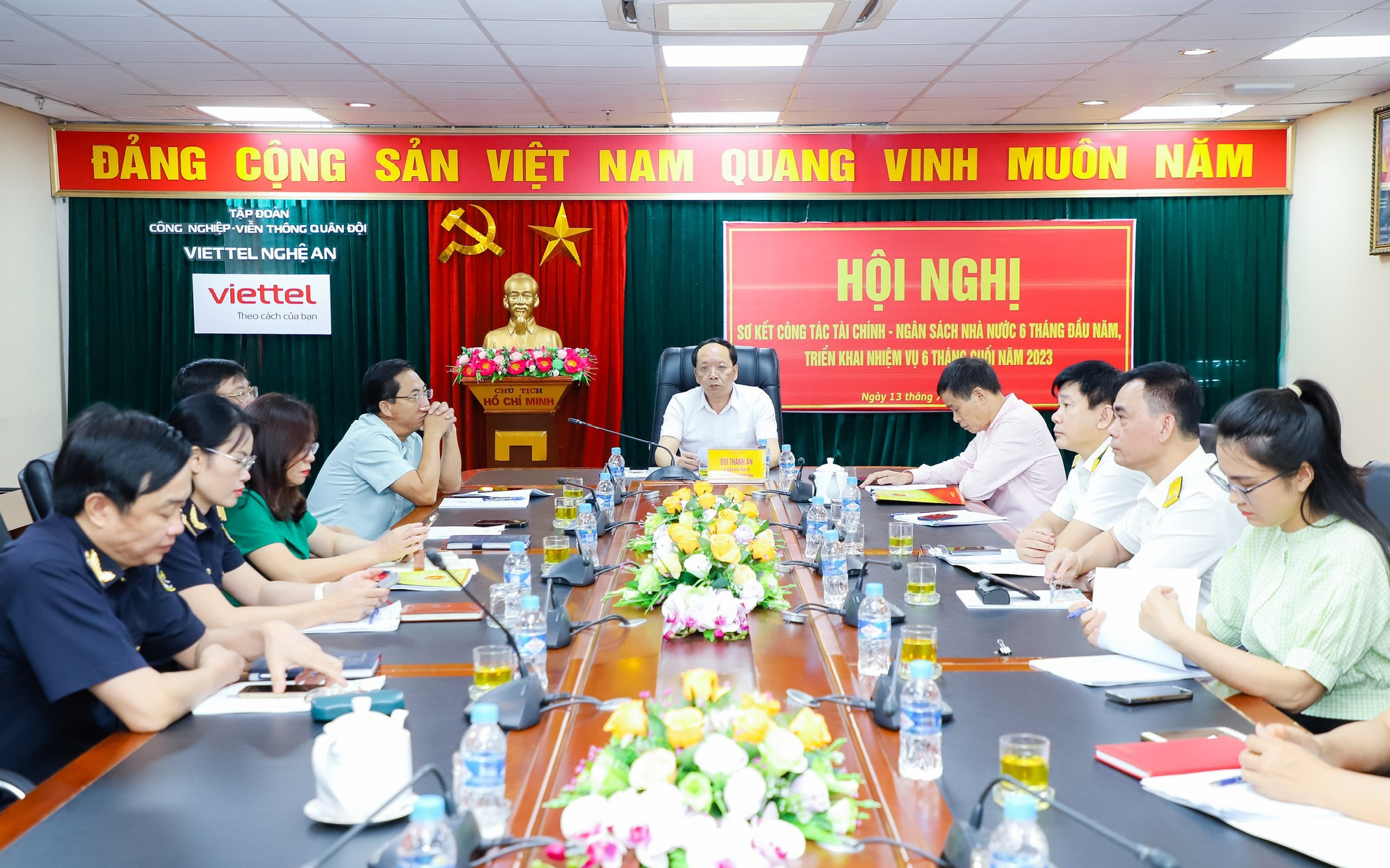 Tiếp tục kiểm soát lạm phát, giữ vững ổn định kinh tế vĩ mô