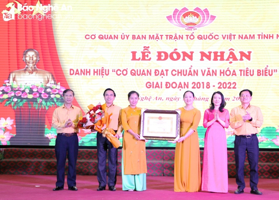 bna-bang-khen-my-nga-1621.jpg