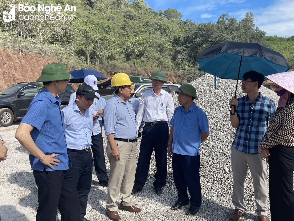bna-doan-kiem-tra-mot-mo-da-tren-dia-ban-huyen-yen-thanh-anh-tien-dong-3275.jpg