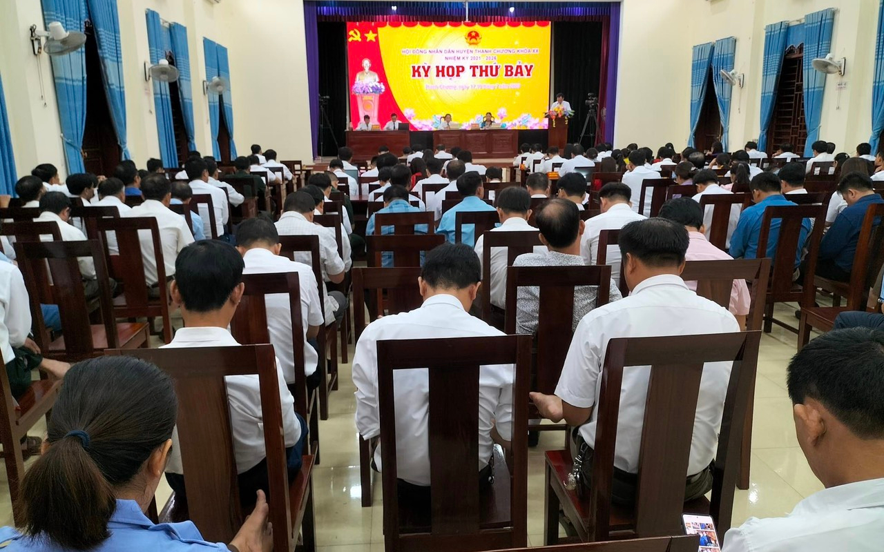 Phó Chủ tịch Thường trực HĐND tỉnh Nguyễn Nam Đình dự Kỳ họp thứ 7 HĐND huyện Thanh Chương khóa XX