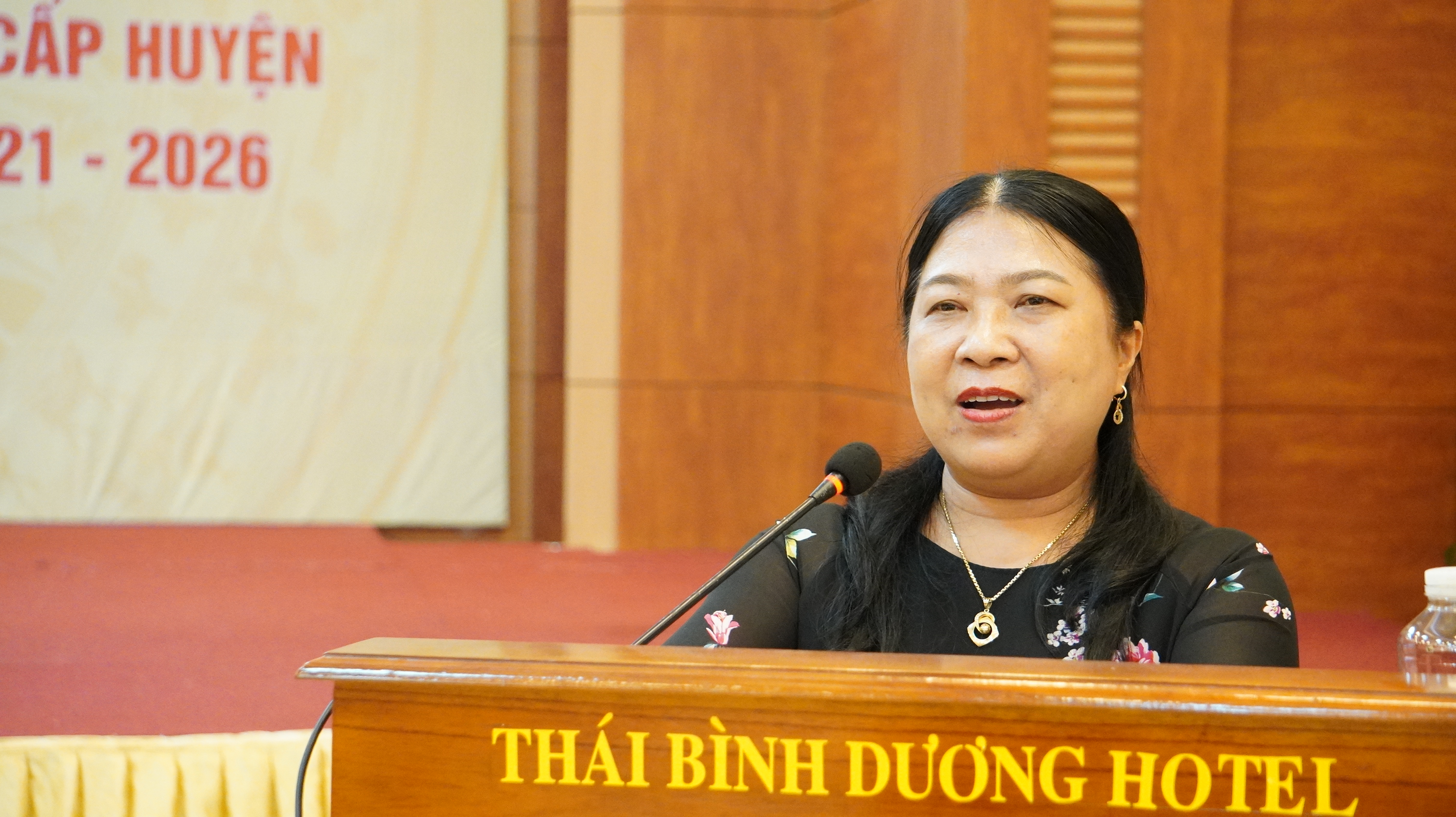 thiet-thuc-hieu-qua-tu-hoi-nghi-trao-doi-kinh-nghiem-hoat-dong-thuong-truc-hdnd-cap-huyen-cum-1-lan-thu-ba--n11.jpg