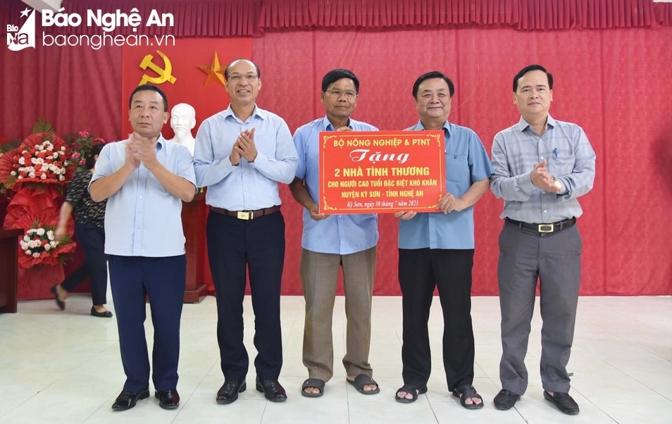 bna-trao-nha-anh-thanh-le-2096.jpg