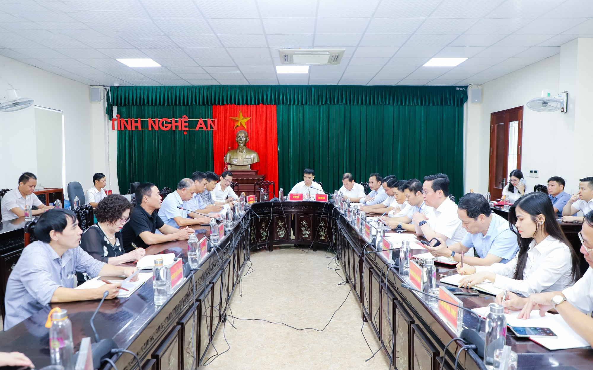 Chủ tịch UBND tỉnh Nguyễn Đức Trung tiếp công dân định kỳ tháng 8/2023