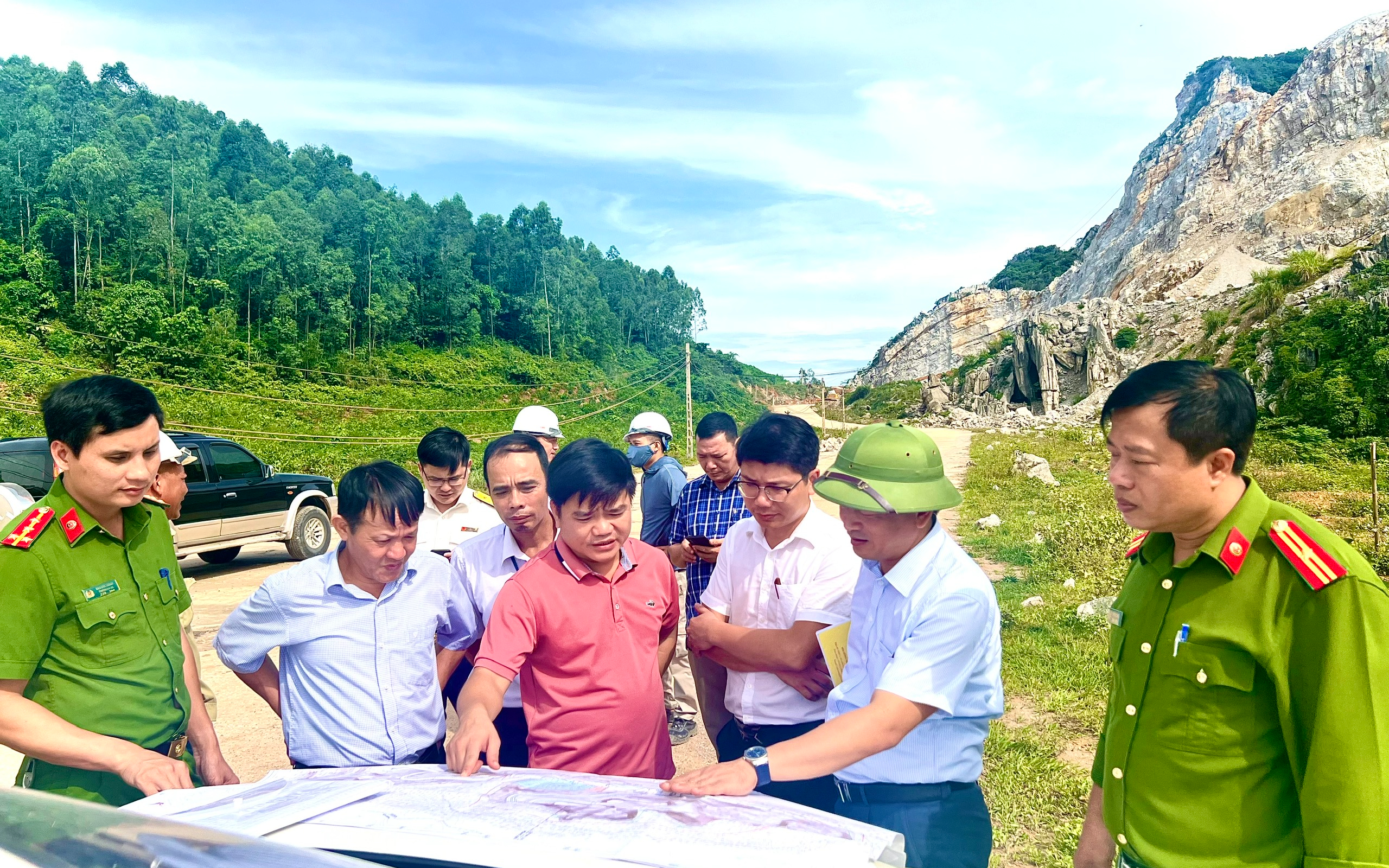 Hội đồng Nhân dân huyện Quỳnh Lưu giám sát công tác quản lý Nhà nước về khoáng sản tại xã Tân Thắng