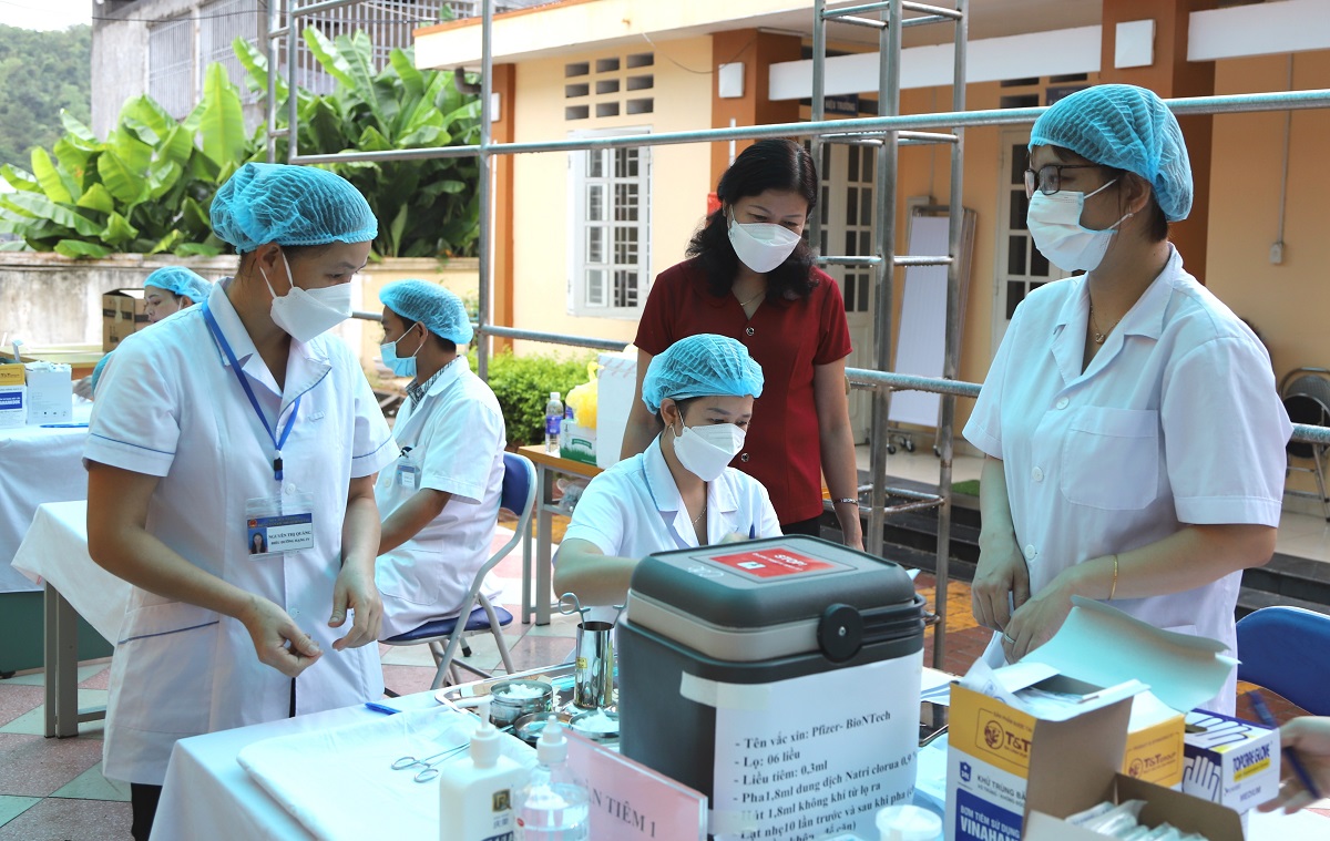 Bộ Y tế trả lời kiến nghị cử tri về chế độ phụ cấp ưu đãi đối với công chức, viên chức công tác tại các cơ sở y tế công lập