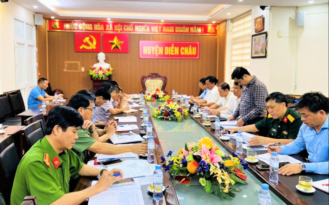 Ban Pháp chế khảo sát  việc thực hiện các nghị quyết  thuộc lĩnh vực  phụ trách