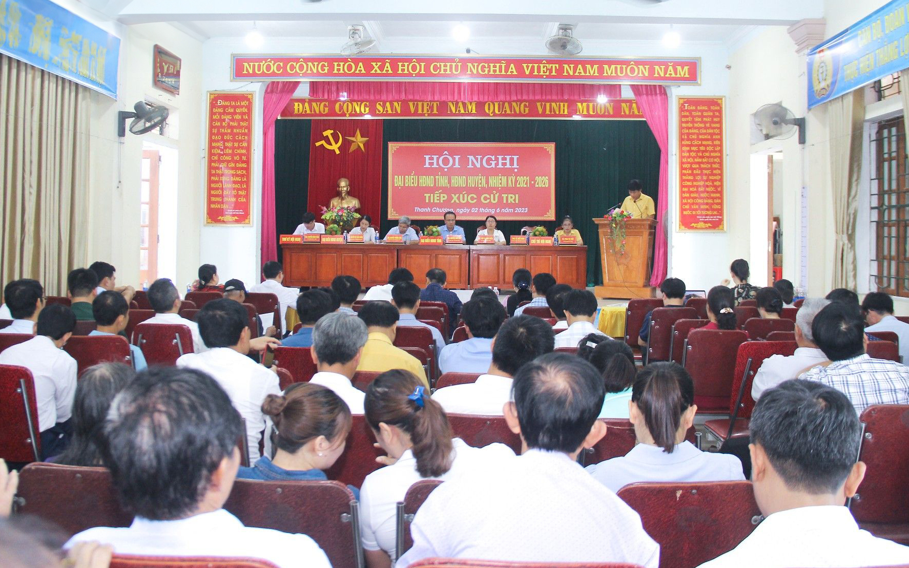 Quan tâm giải quyết các kiến nghị của cử tri và đơn thư của công dân
