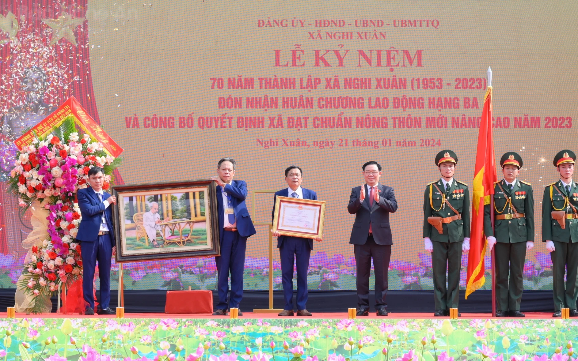 Chủ tịch Quốc hội Vương Đình Huệ dự kỷ niệm 70 năm thành lập, đón nhận Huân chương Lao động hạng Ba, đạt NTM nâng cao của xã Nghi Xuân, Nghi Lộc