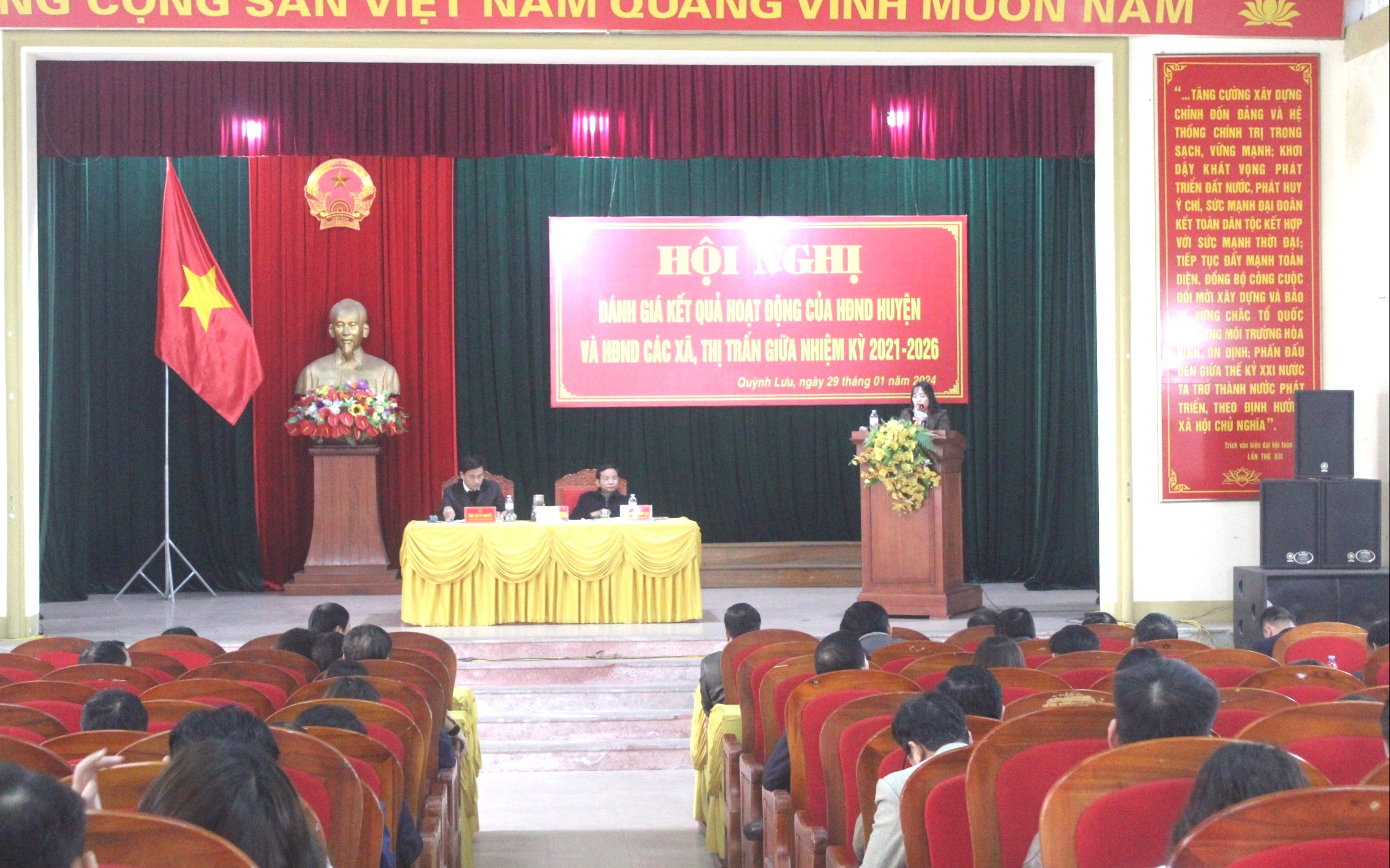 Quỳnh Lưu: Hội nghị đánh giá hoạt động HĐND huyện và HĐND các xã, thị trấn giữa nhiệm kỳ 2021 – 2026