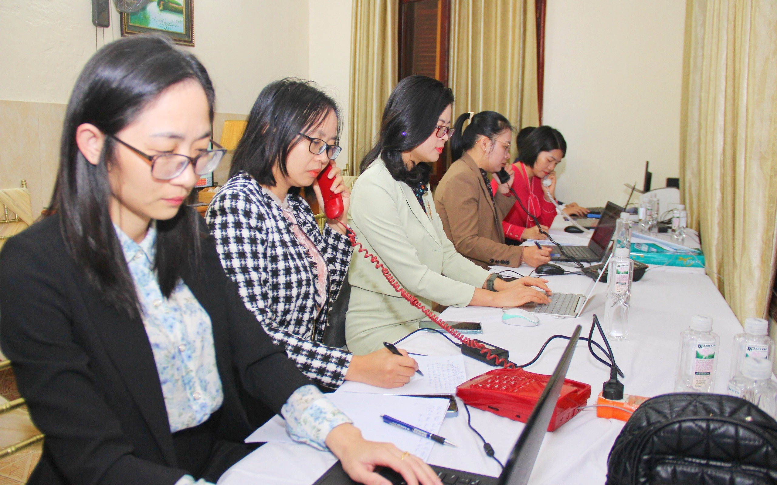 Quan tâm tiếp nhận, xử lý kiến nghị và đơn thư để đáp ứng nguyện vọng của cử tri và Nhân dân