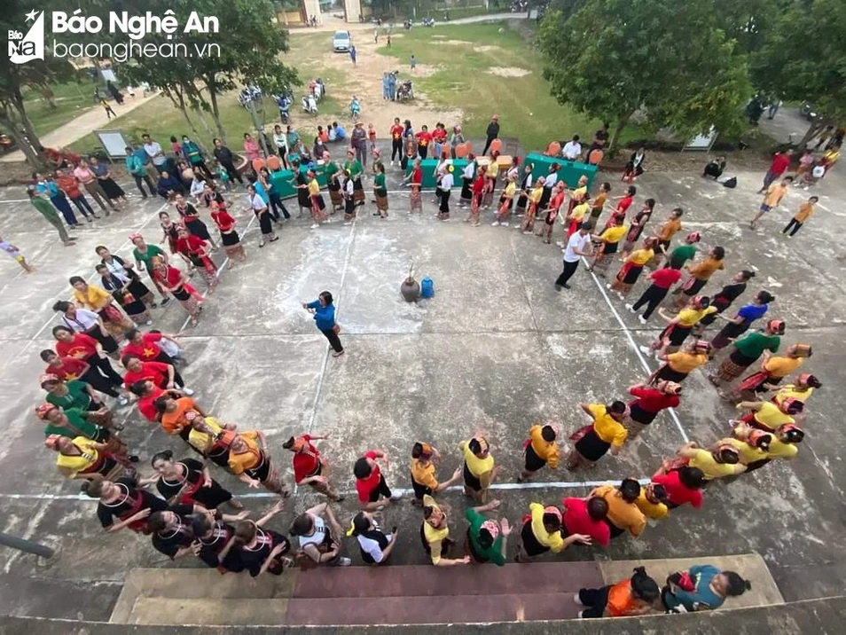 uy-ban-mat-tran-to-quoc-xa-mau-duc-to-chuc-cac-hoat-dong-van-hoa-van-nghe-mang-dam-ban-sac-nhan-ngay-dai-doan-ket-dan-tocanh-mttq-md-7503.jpeg.webp