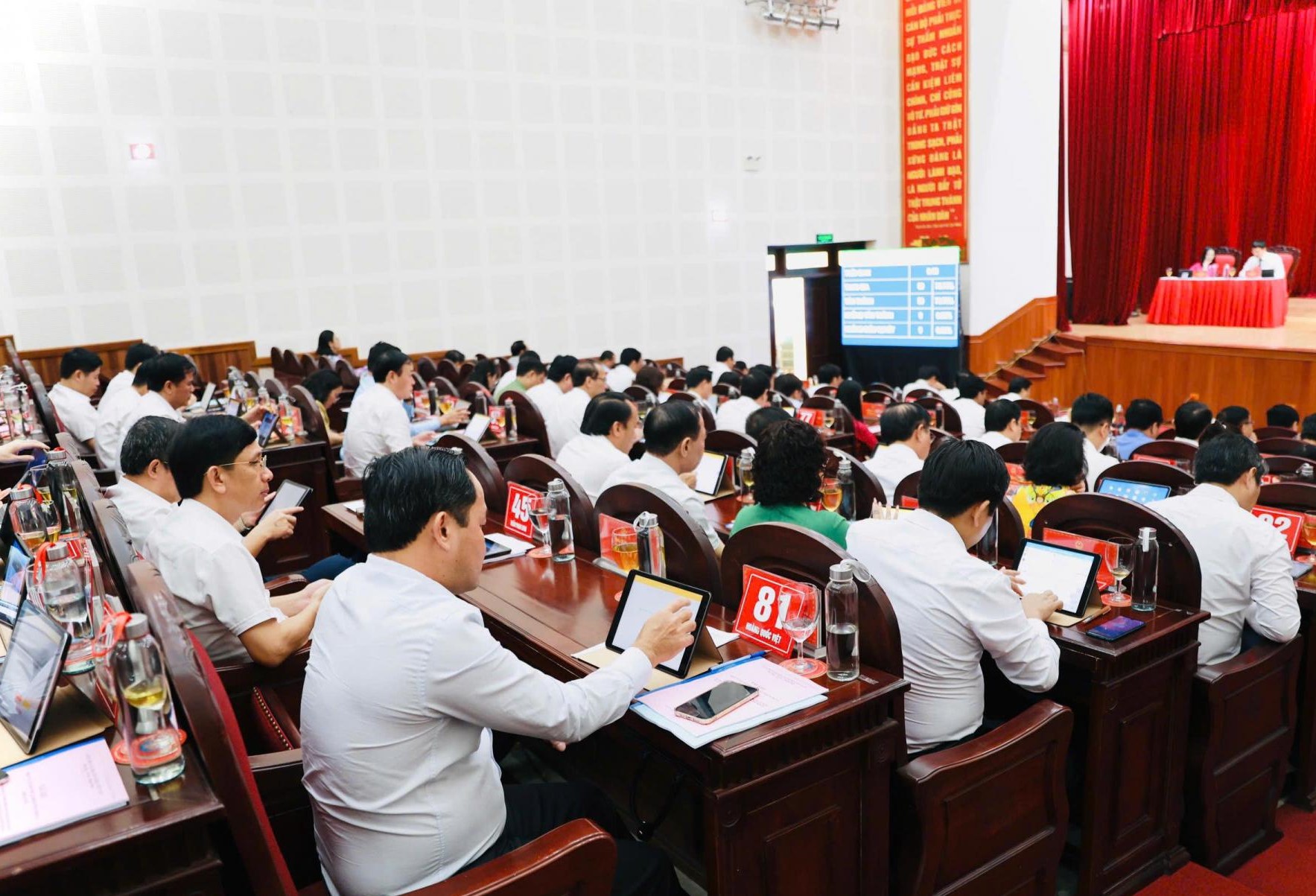 HĐND tỉnh thông qua chính sách hỗ trợ các đối tượng dôi dư do sắp xếp đơn vị hành chính