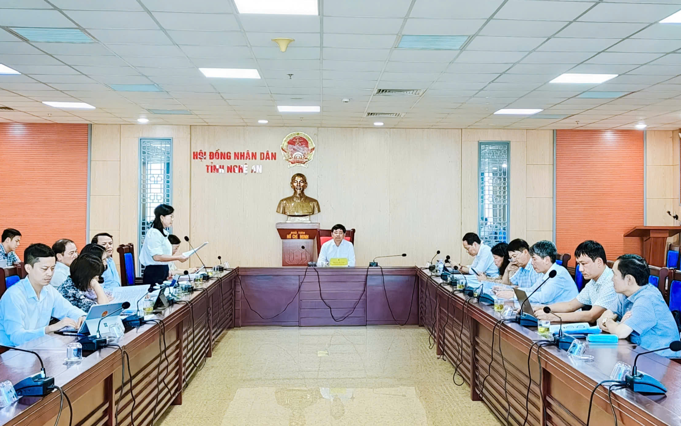 Ban Kinh tế - Ngân sách Hội đồng nhân dân tỉnh Nghệ An thẩm tra các tờ trình, dự thảo nghị quyết