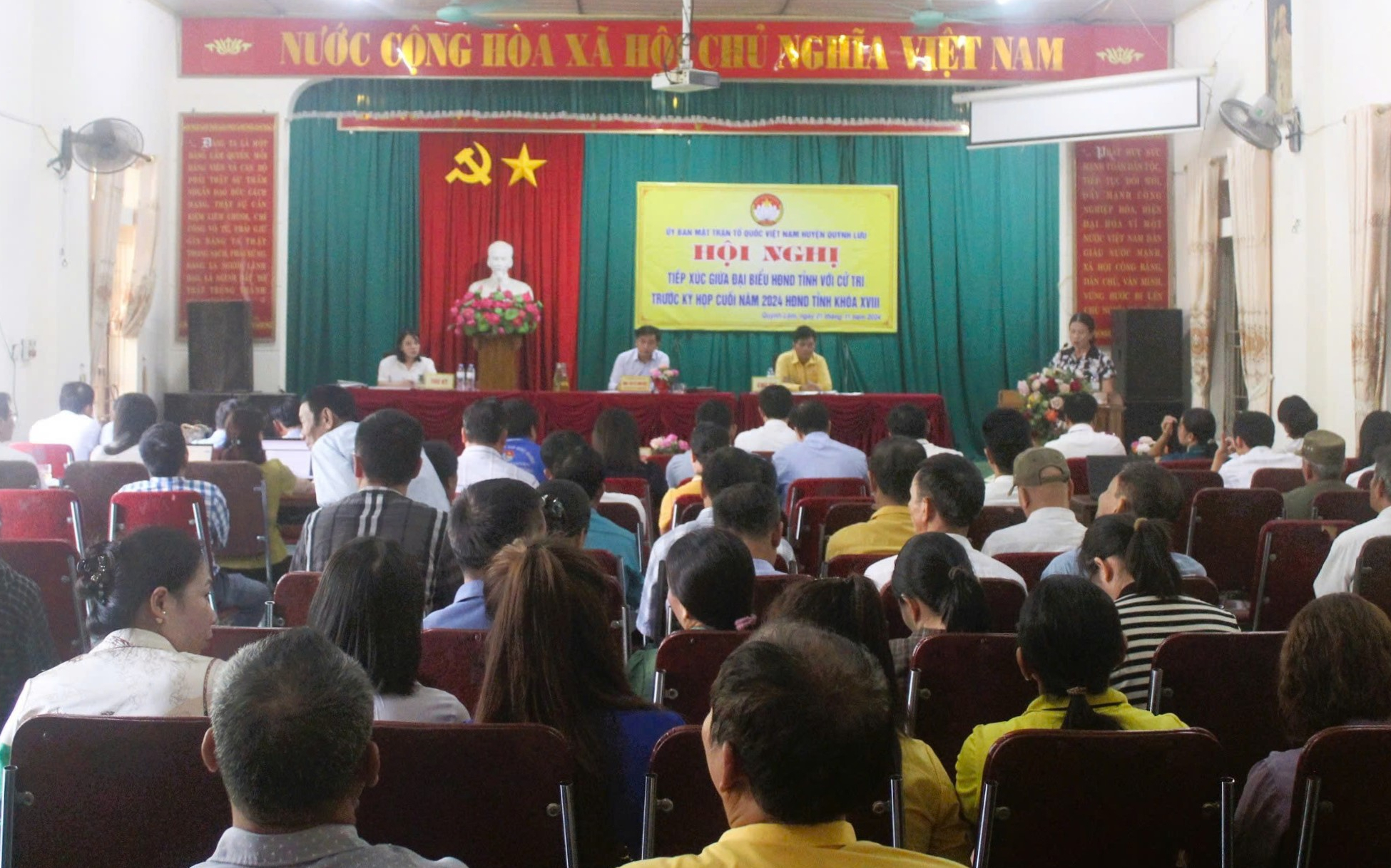 Đại biểu HĐND tỉnh tiếp xúc cử tri tại 2 xã Quỳnh Lâm và Quỳnh Mỹ (Quỳnh Lưu)