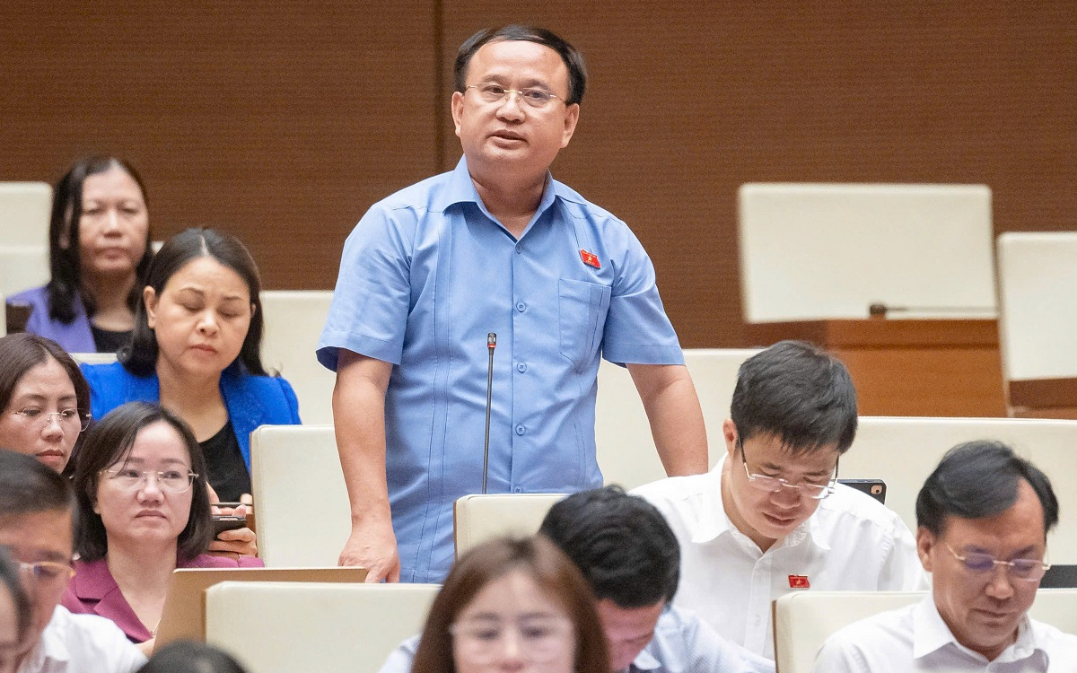 ĐBQH Đoàn Nghệ An Thiếu tướng Trần Đức Thuận: Đề nghị bổ sung quy định về chế tài xử lý nếu không thực hiện kết quả kiến nghị giám sát.
