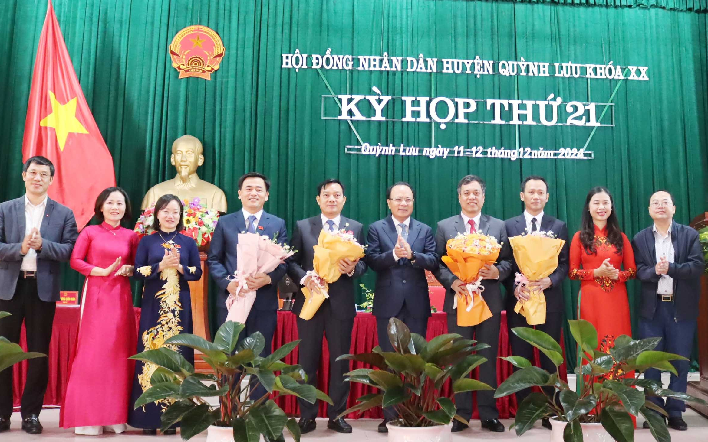 Quỳnh Lưu bầu chủ tịch HĐND và Chủ tịch UBND huyện