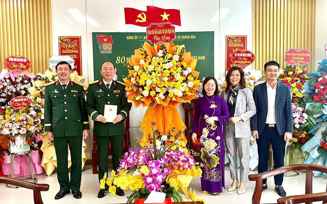 Phó Trưởng Đoàn ĐBQH tỉnh Thái Thị An Chung dự khai mạc Kỳ họp thứ 16, HĐND thị xã Hoàng Mai