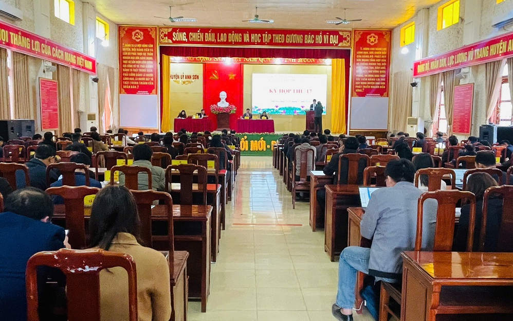 Kỳ họp thứ 17 HĐND huyện Anh Sơn: Tập trung triển khai đồng bộ các giải pháp phát triển kinh tế - xã hội