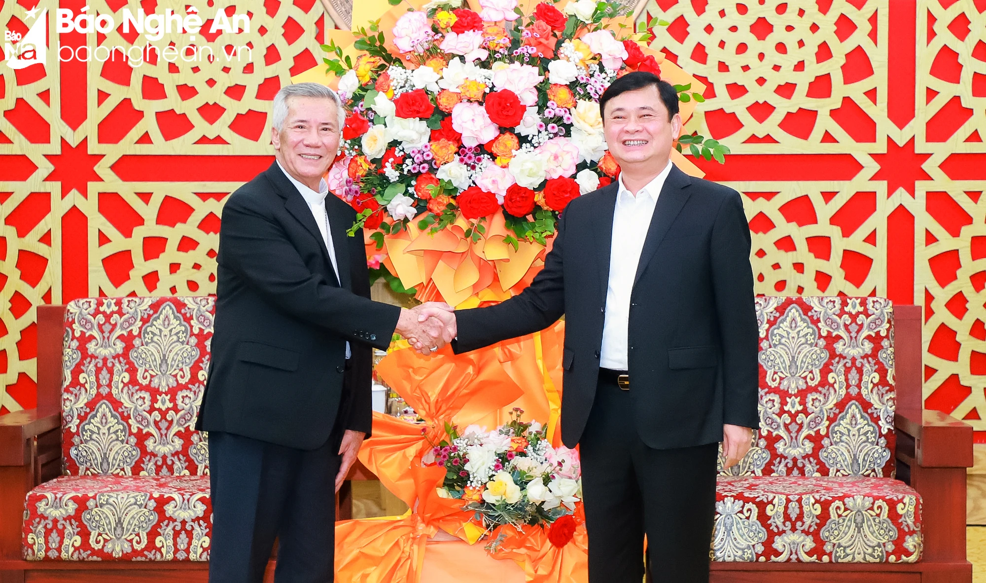 bna-bi-thu-tinh-uy-thai-thanh-quy-vui-mung-don-giam-muc-chinh-toa-giao-phan-vinh-anphong-nguyen-huu-long-va-phai-doan-den-chuc-mung-tinh-uy-hdnd-ubnd-uy-ban-mttq-tinh-nghe-an-nhan-dip-nam-moi-giap-thin-2024-5573.jpg.webp