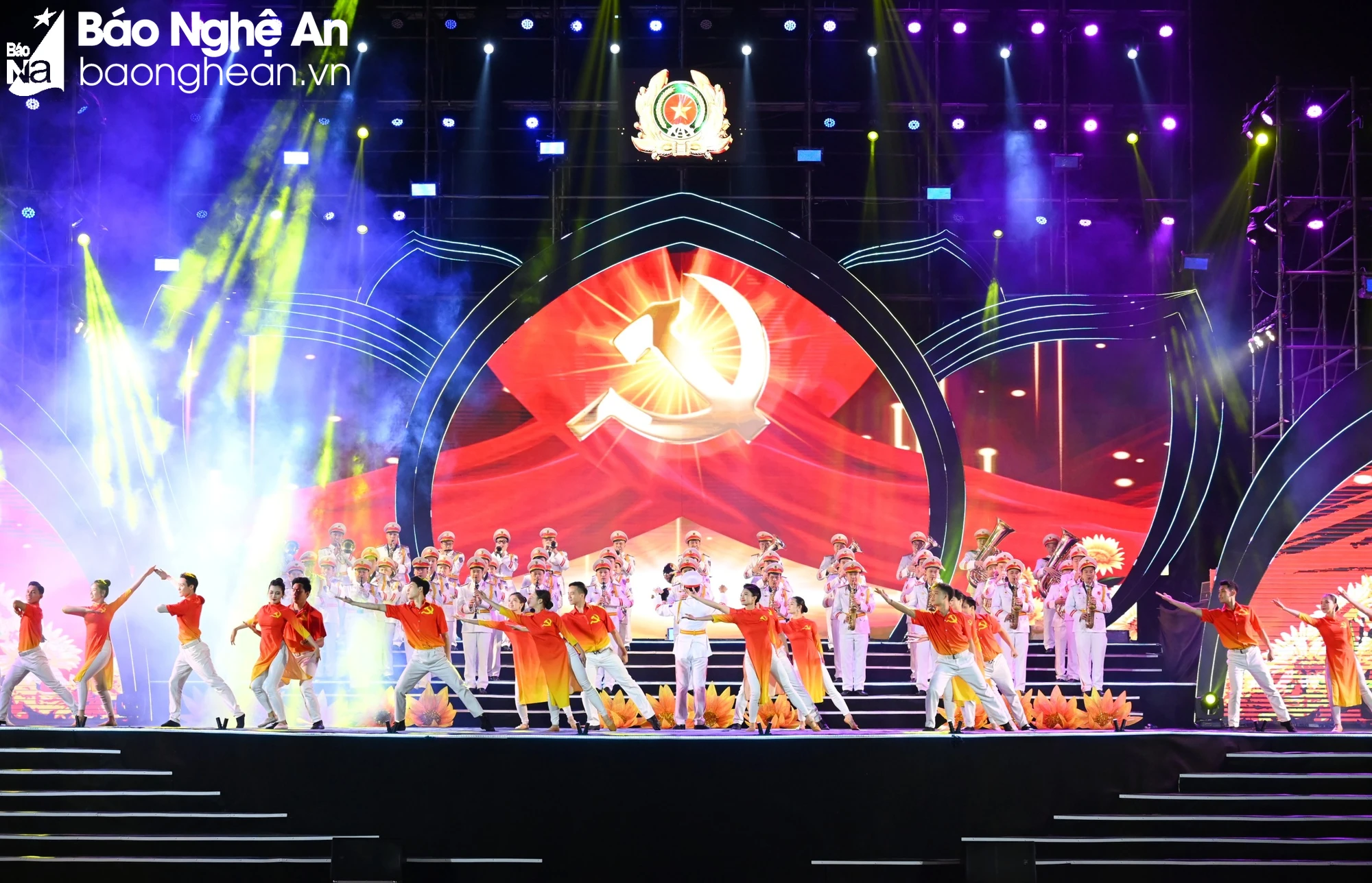 bna-chuong-trinh-nghe-thuat-tai-chuong-trinh-anh-thanh-cuong-1013.jpg.webp