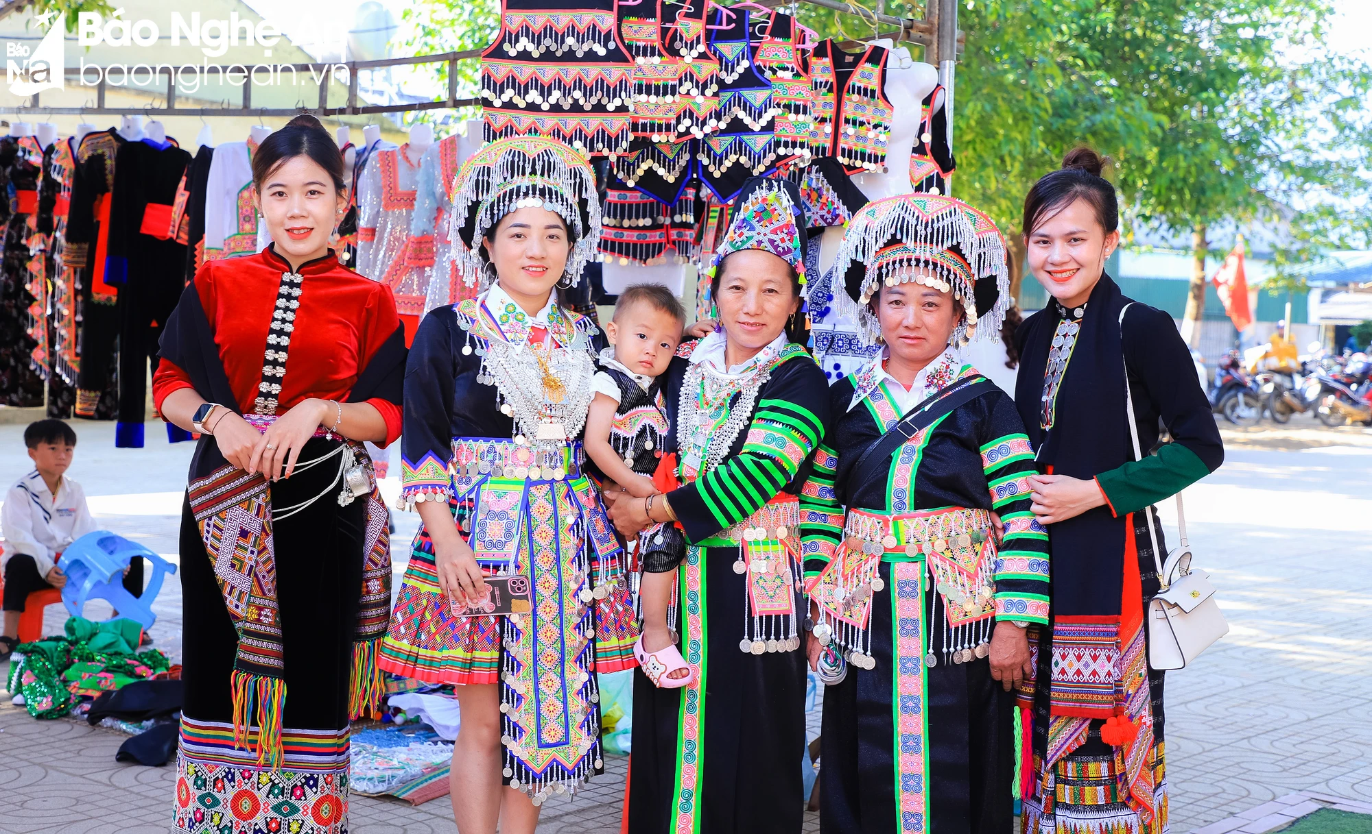 bna-cong-dong-cac-dan-toc-tren-dia-ban-xa-tri-le-vui-ngay-hoi-dai-doan-ket-1428.jpg.webp