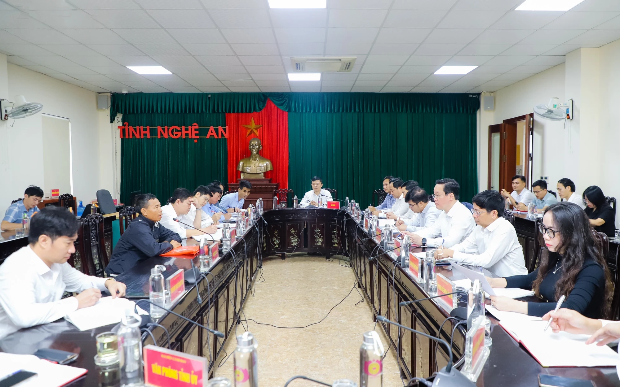 Chủ tịch UBND tỉnh Nghệ An Nguyễn Đức Trung tiếp công dân định kỳ tháng 3/2024