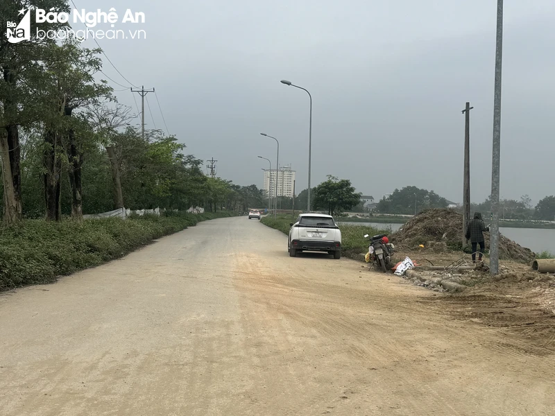bna-nut-giao-duong-tran-hung-dao-voi-duong-le-hong-son-phuong-cua-nam-8937.jpg.webp