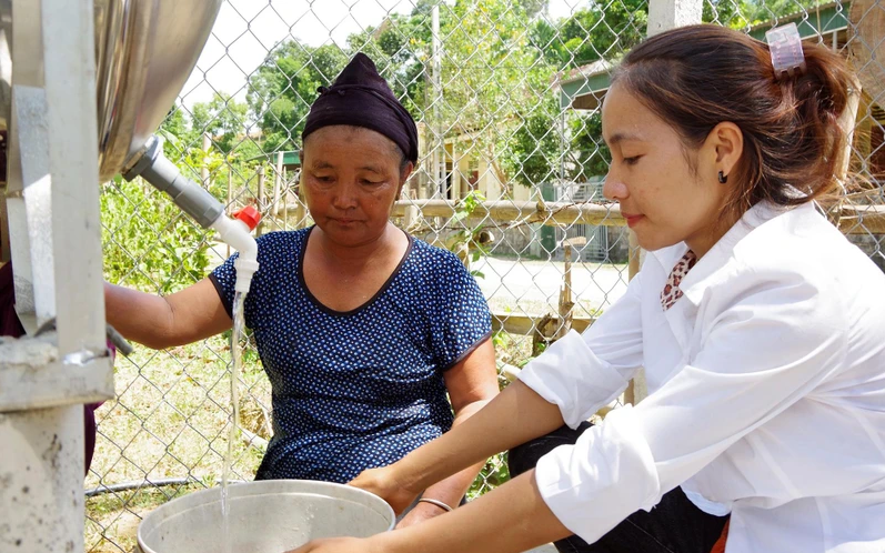 Cử tri huyện Con Cuông kiến nghị hỗ trợ nước sinh hoạt cho người dân