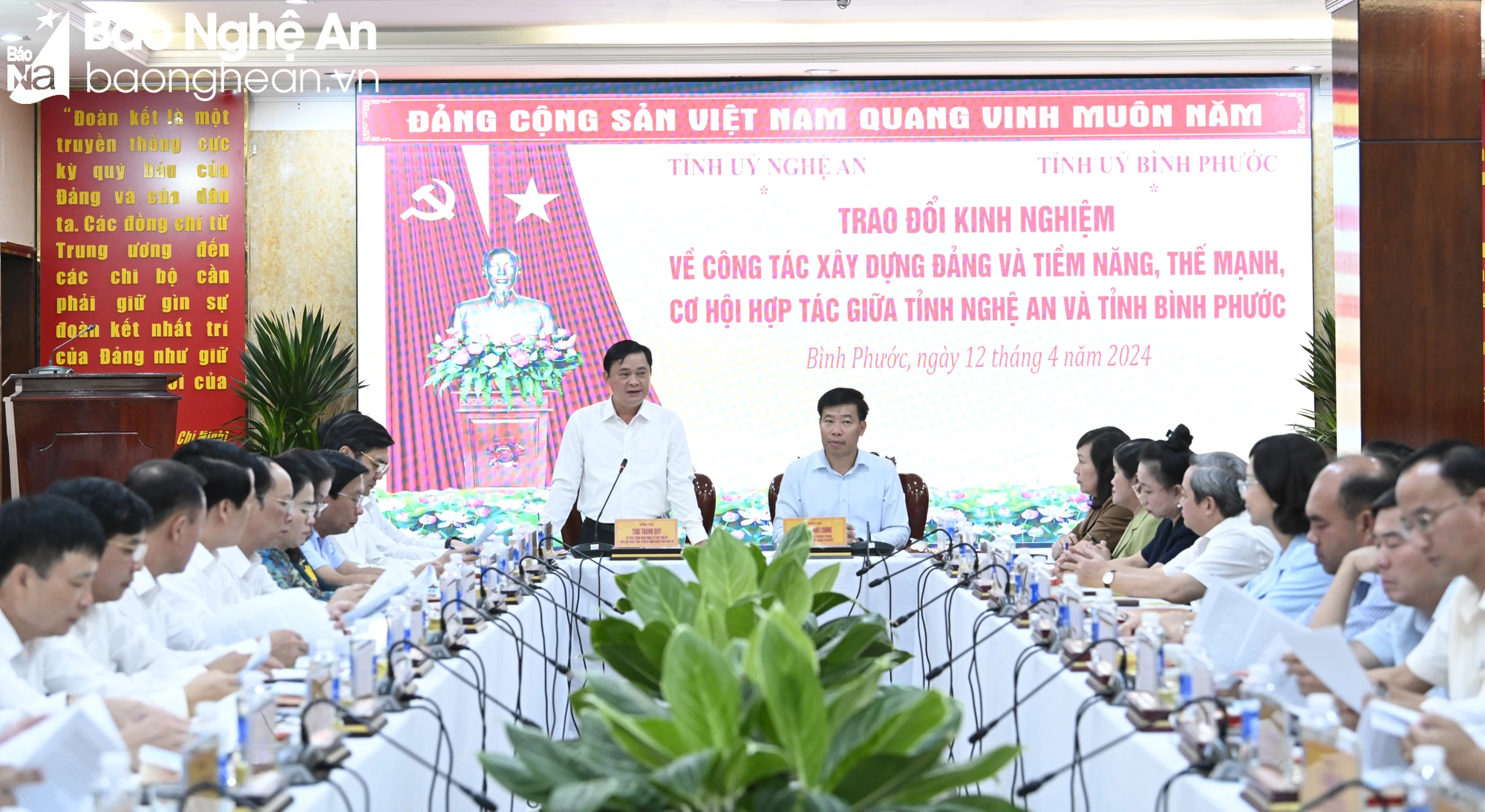bna-quang-canh-cuoc-lam-viec-5389.jpg.webp