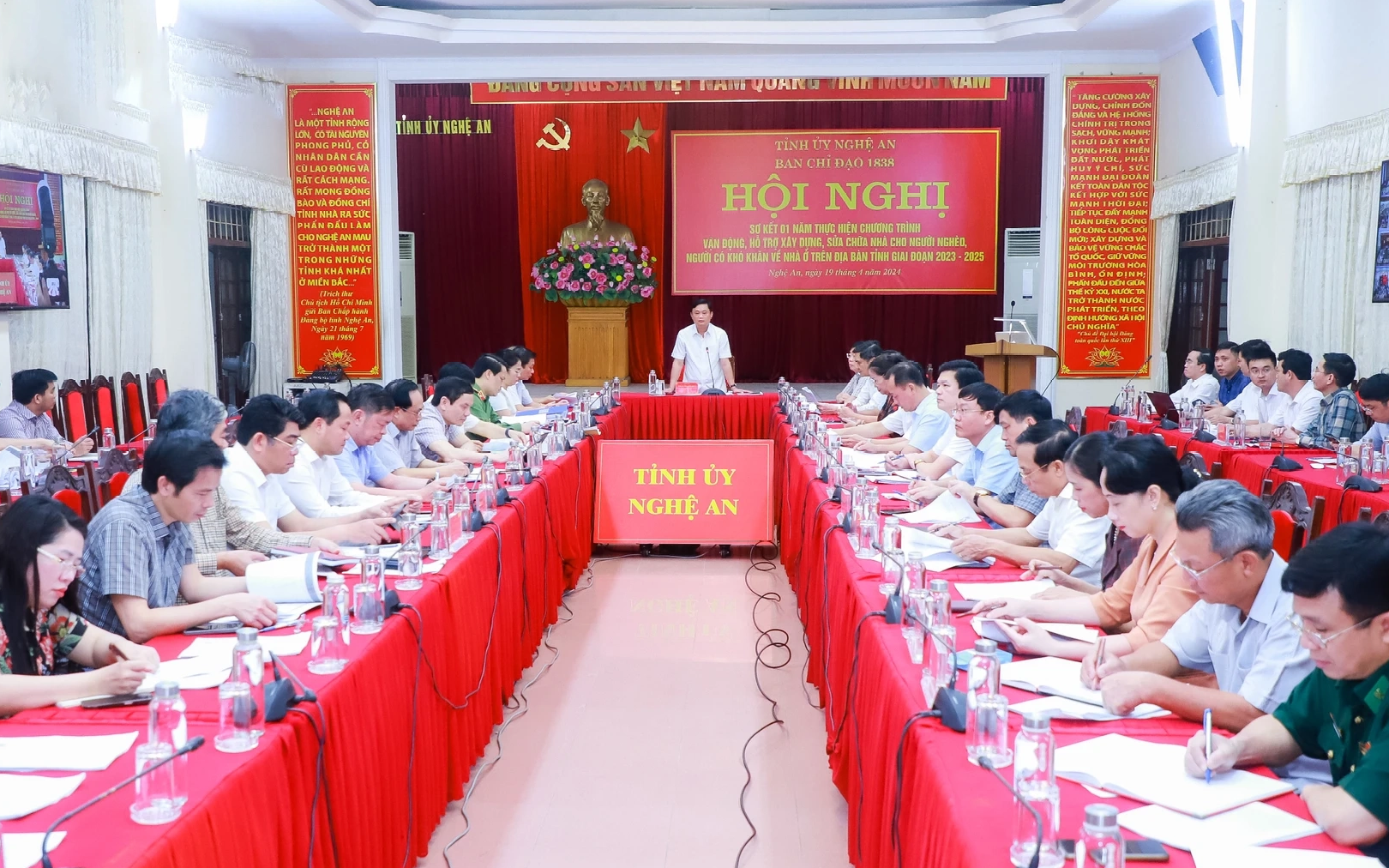 Nghệ An sơ kết 1 năm thực hiện Chương trình vận động, hỗ trợ xây dựng, sửa chữa nhà cho người nghèo, người có khó khăn về nhà ở