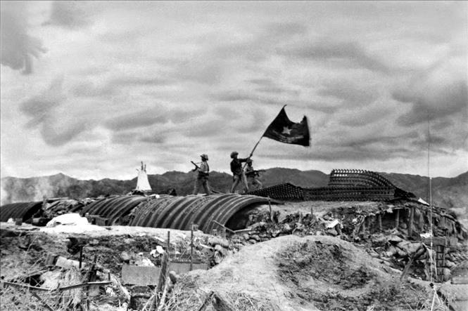 vna_potal_ky_niem_65_nam_ngay_ky_hiep_dinh_geneva_2071954_-_2072019_dau_moc_quan_trong_cua_su_nghiep_cach_mang_va_ngoai_giao_viet_nam_140633469_stand.jpg