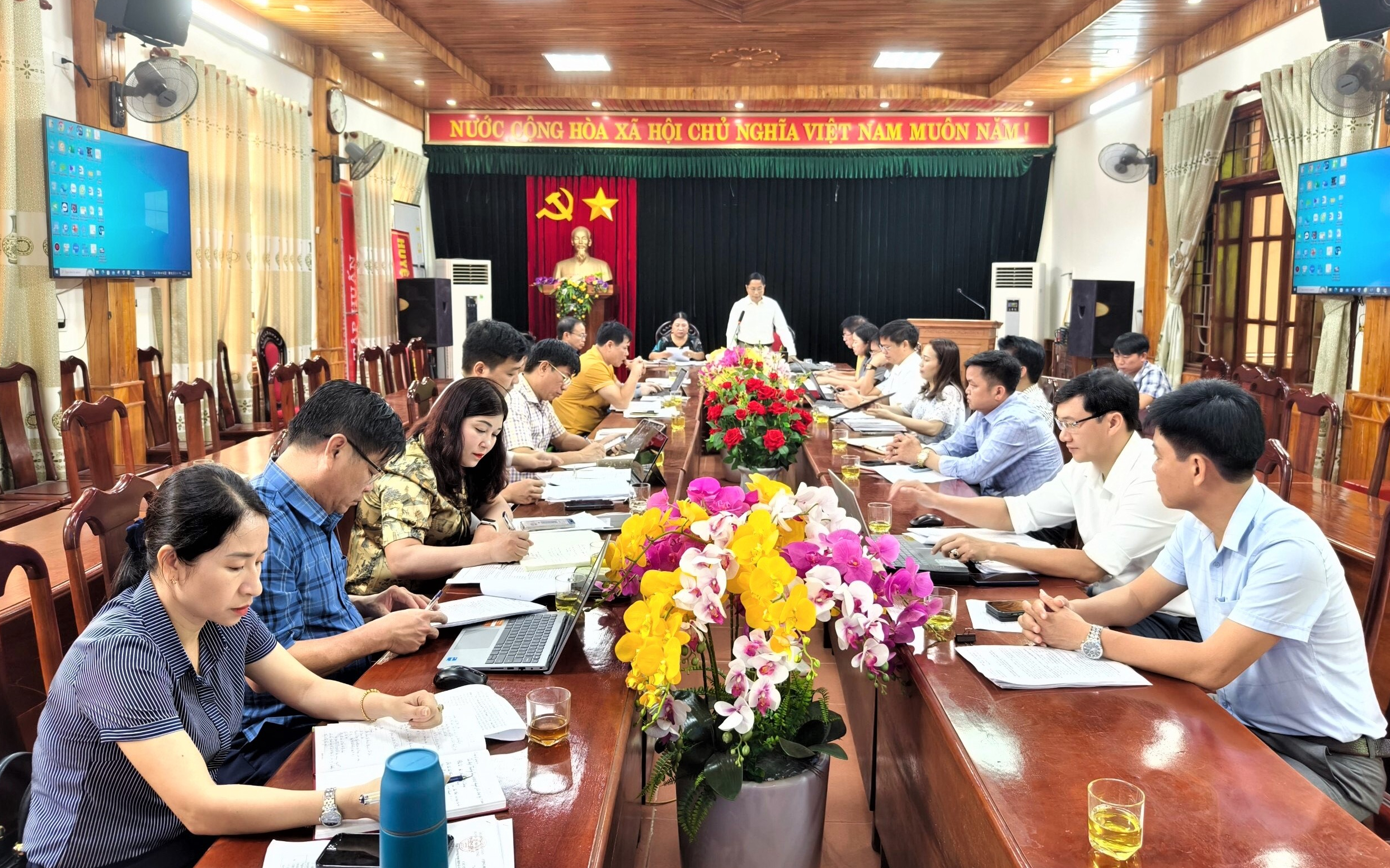 Thường trực HĐND huyện Thanh Chương chất vấn việc dạy thêm, học thêm và bạo lực học đường trên địa bàn