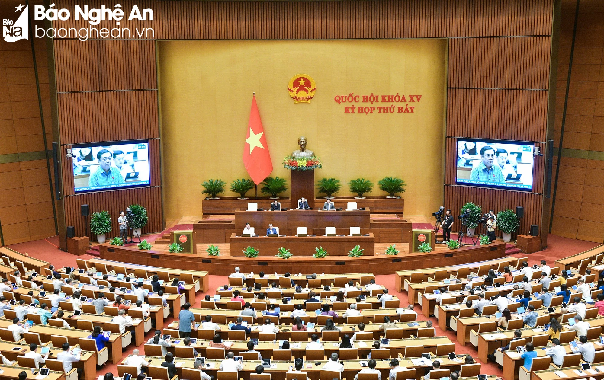 bna-quang-canh-phien-lam-viec-chieu-235-tai-hoi-truong-dien-hong-nha-quoc-hoi-anh-nam-an-6778.jpg.webp
