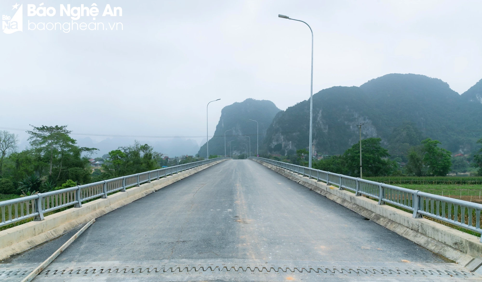 bna_c_cau-thanh-nam-bac-qua-song-lam-dang-duoc-hoan-thanh-anh-duc-anh-1543.jpg.webp