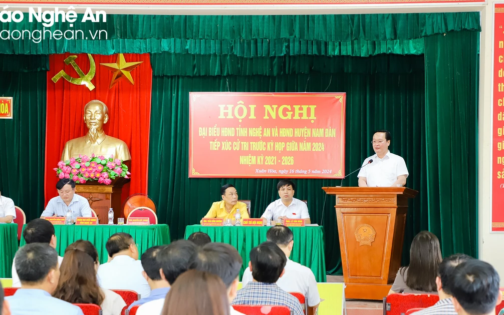 Chủ tịch UBND tỉnh Nguyễn Đức Trung tiếp xúc cử tri huyện Nam Đàn