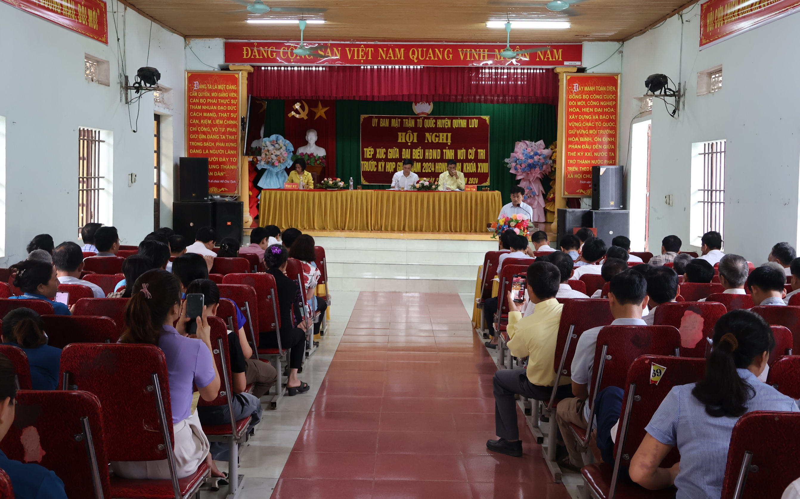 Đại biểu HĐND tỉnh tiếp xúc cử tri tại huyện Quỳnh Lưu