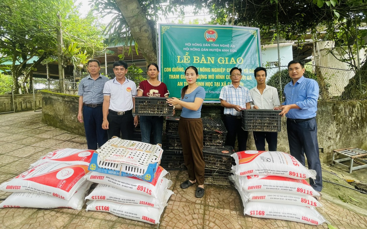 Cử tri kiến nghị có chính sách hỗ trợ giá giống, vật tư nông nghiệp để giảm chi phí đầu vào cho nông dân.