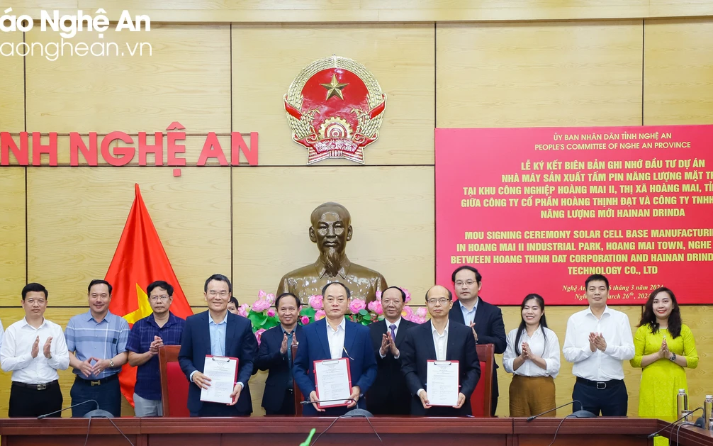Ký kết biên bản ghi nhớ đầu tư dự án 450 triệu USD sản xuất pin năng lượng mặt trời tại Nghệ An