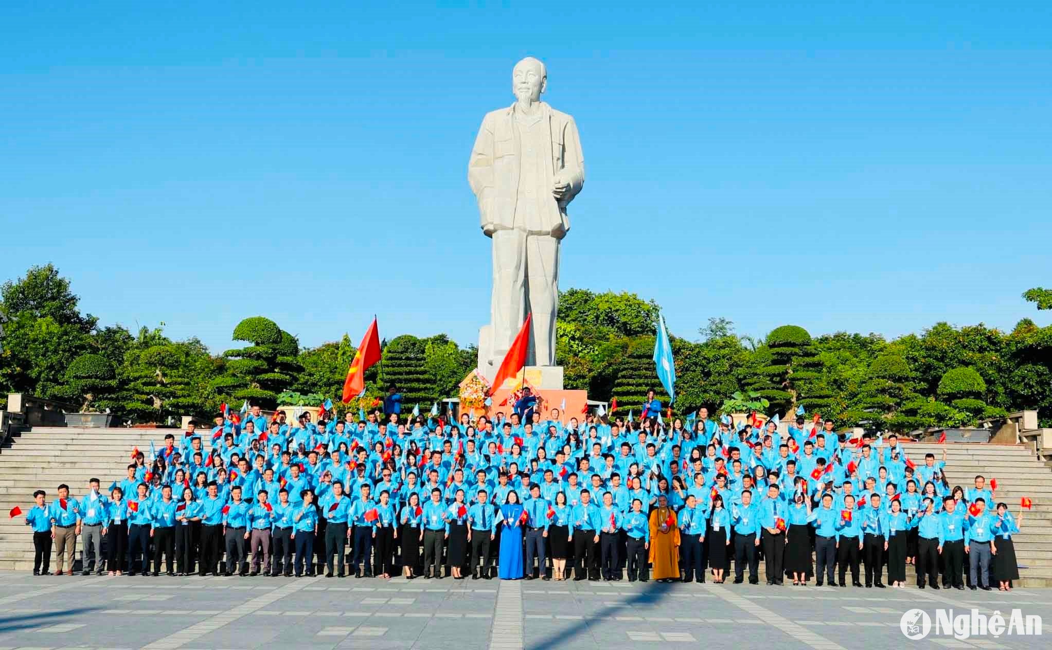 bna_anh-chao-co.jpg