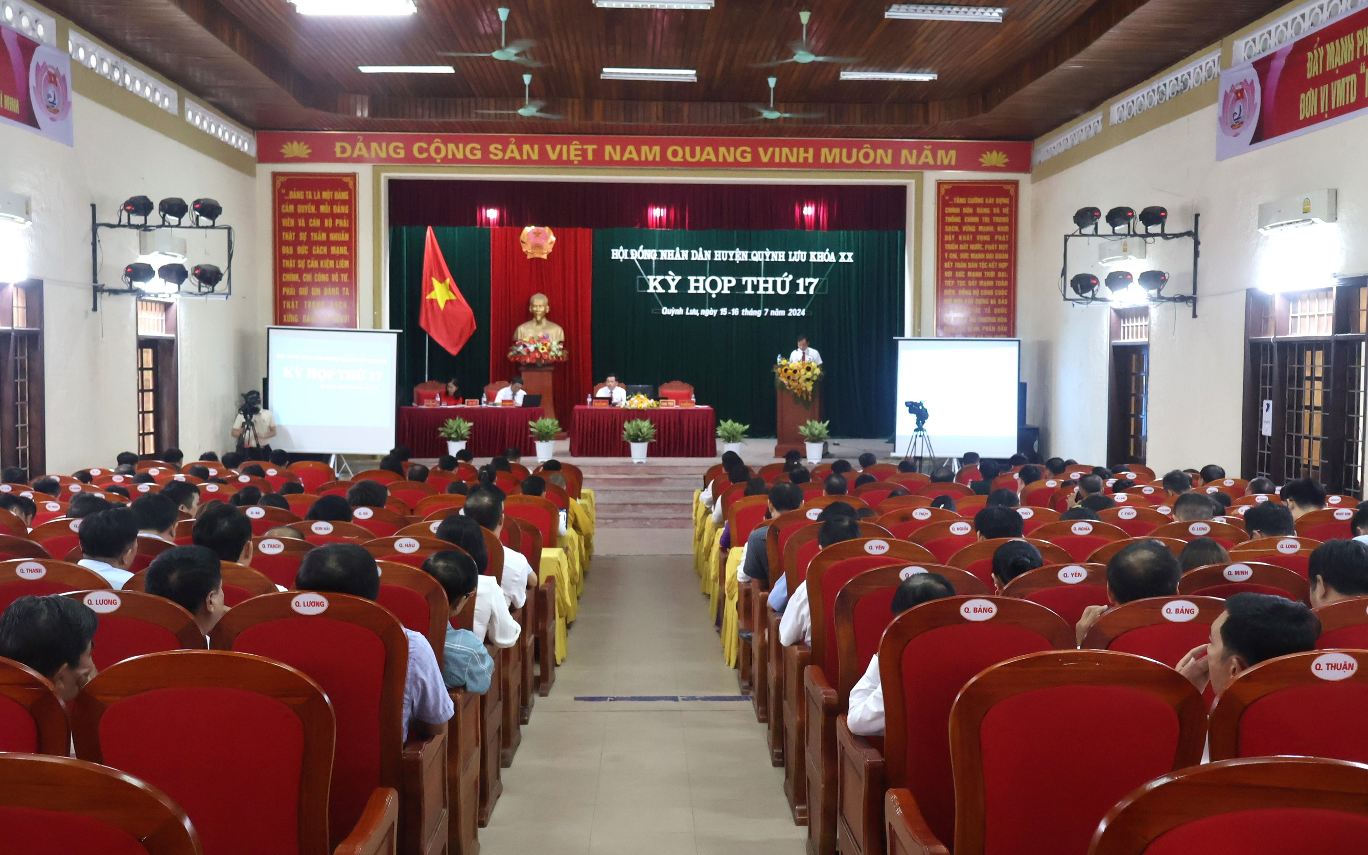 Khai mạc Kỳ họp thứ 17 HĐND huyện Quỳnh Lưu khóa XX, nhiệm kỳ 2021 - 2026