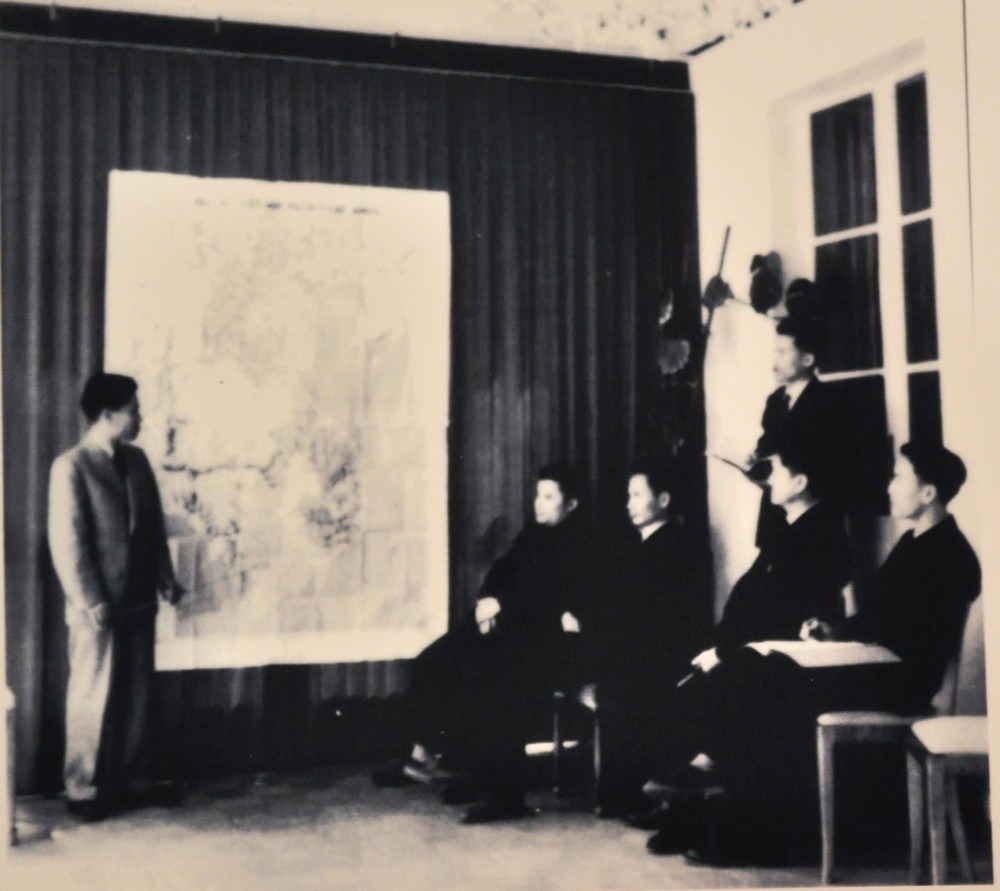 hiep-dinh-geneva1-1605.jpg?width=0&s=hU0Lojm-md88m7gJkKZhRQ