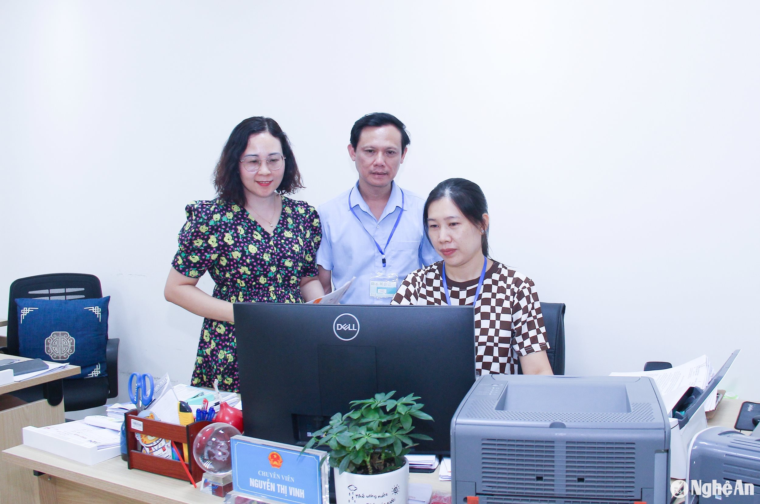 bna_-ban-tiep-cong-dan-ubnd-thanh-pho-vinh-trao-doi-ve-chat-luong-tham-muu-xu-ly-don-thu-tu-cac-phong-nganh.-anh-mai-hoa.jpg
