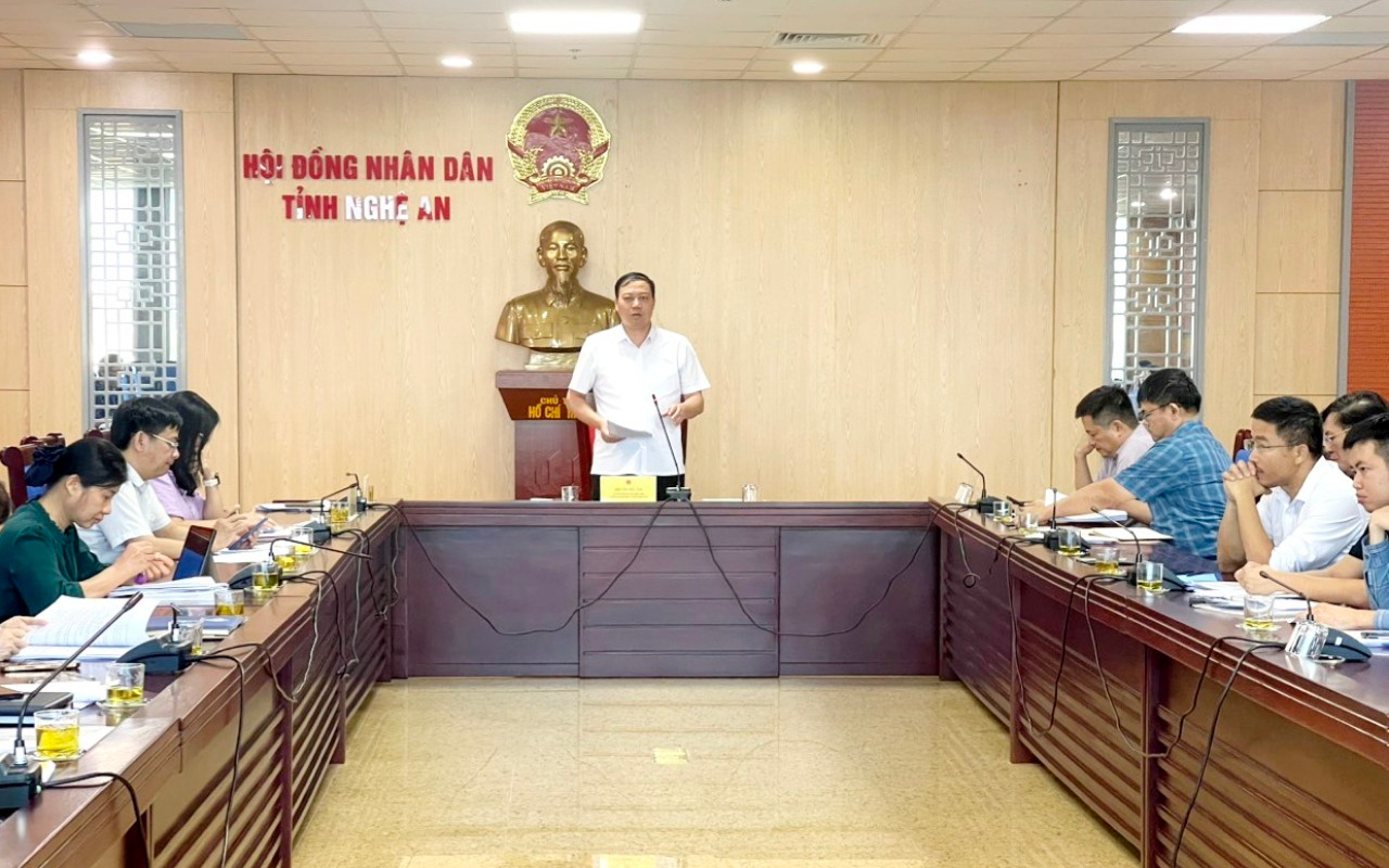 Thẩm tra dự thảo Nghị quyết về việc điều chỉnh chủ trương đầu tư dự án: 	Xây dựng Bệnh viện Ung bướu Nghệ An (giai đoạn 2)